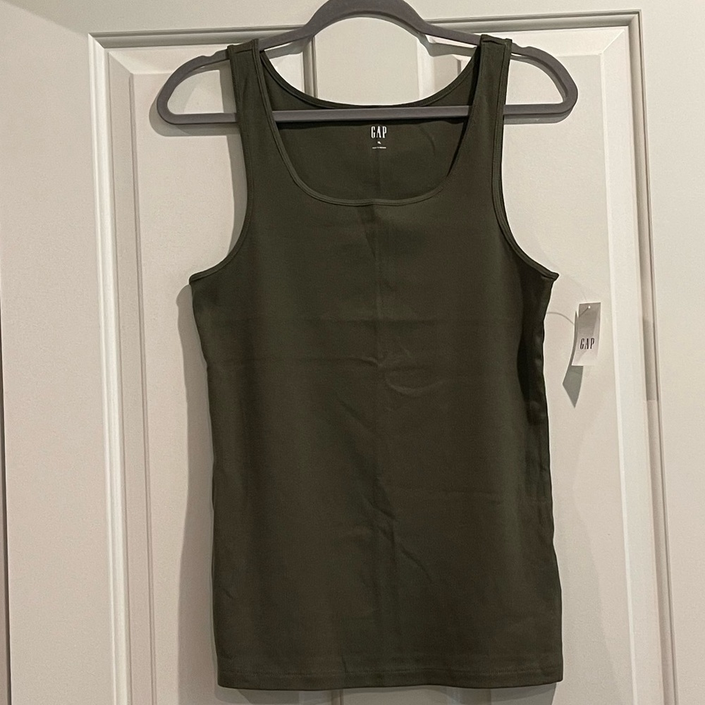 GAP Ribbed Tank Top - Picture 2 of 7